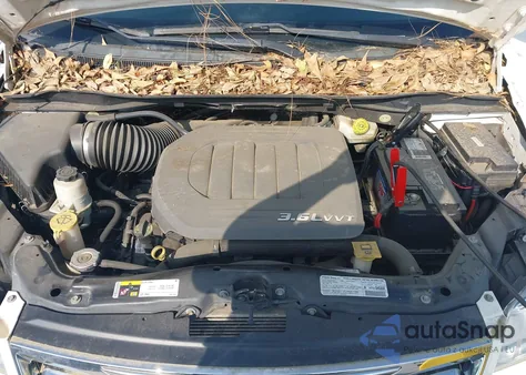 2013 Chrysler Town & Country Touring из США, поврежденный, VIN 2C4RC1BG2DR675021